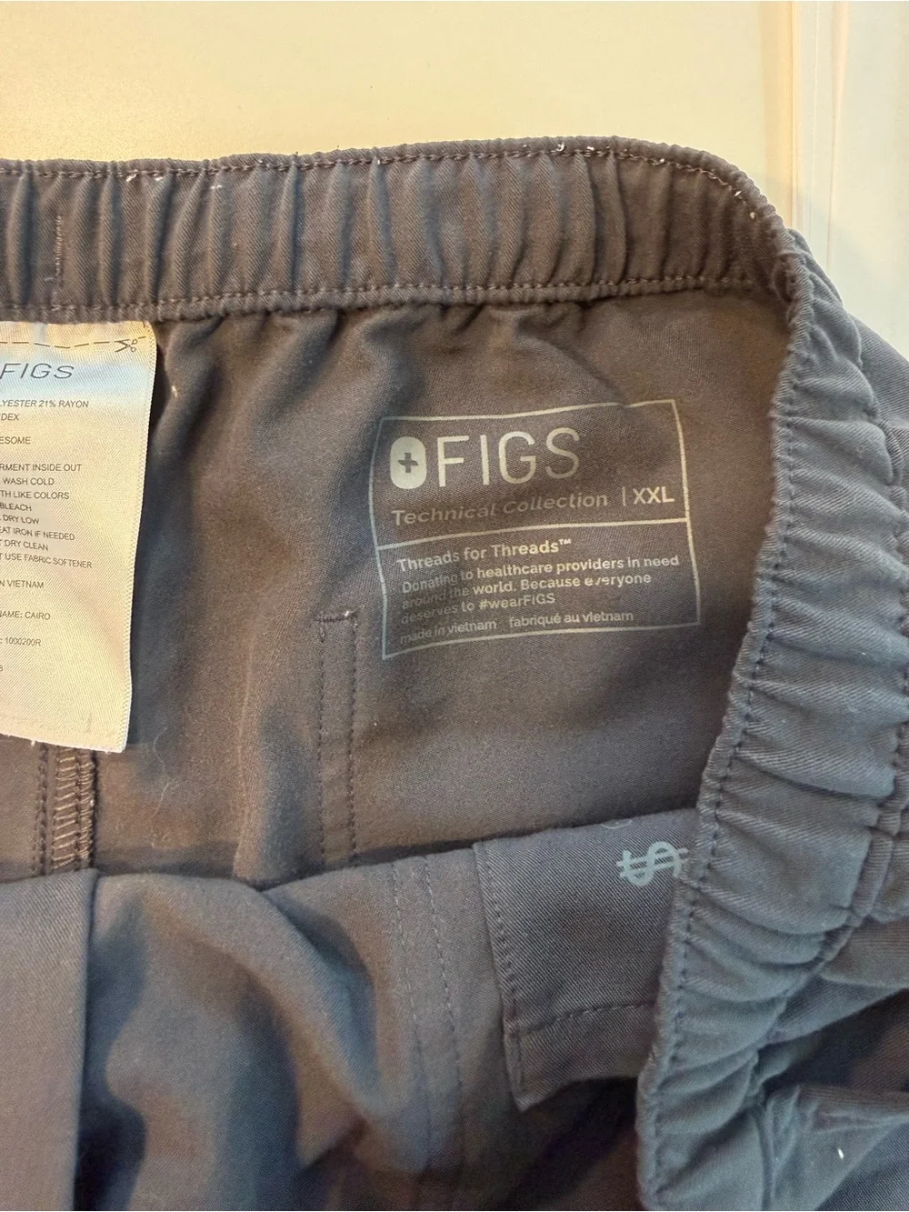 FIGS Cairo Cargo Scrub Pants XXL Charcoal Gray Red Drawstring Style 1000200R